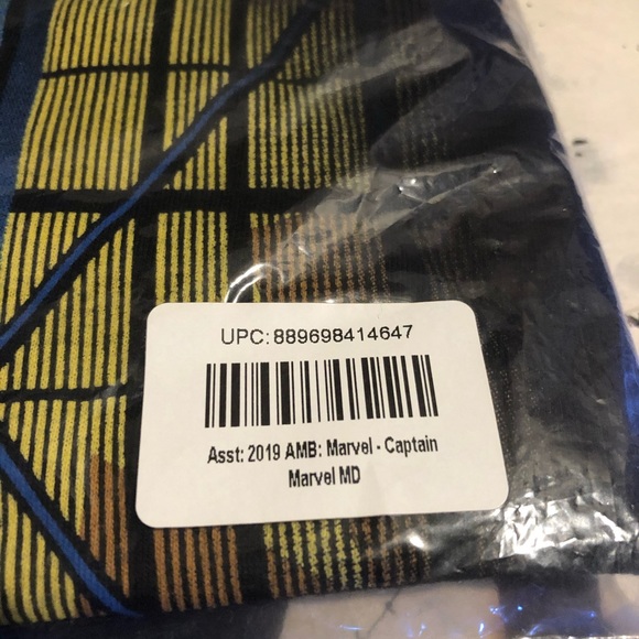 Captain Marvel Tee Shirt. - Picture 4 of 4